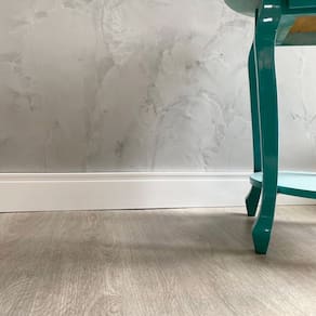 Rodapé de Poliestireno 12cm X 15mm Frisado Metro Linear- Gr120f - Barra com 2,40ml - caixa com 2,4 Unidade - Branco