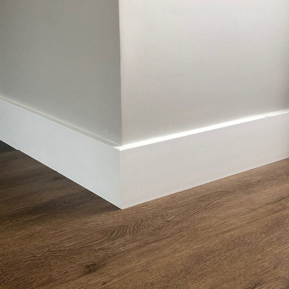 Rodapé de Poliestireno 12cm X 15mm Liso Metro Linear- Gr120ls - Barra com 2,25ml - caixa com 2,25 Unidade - Branco