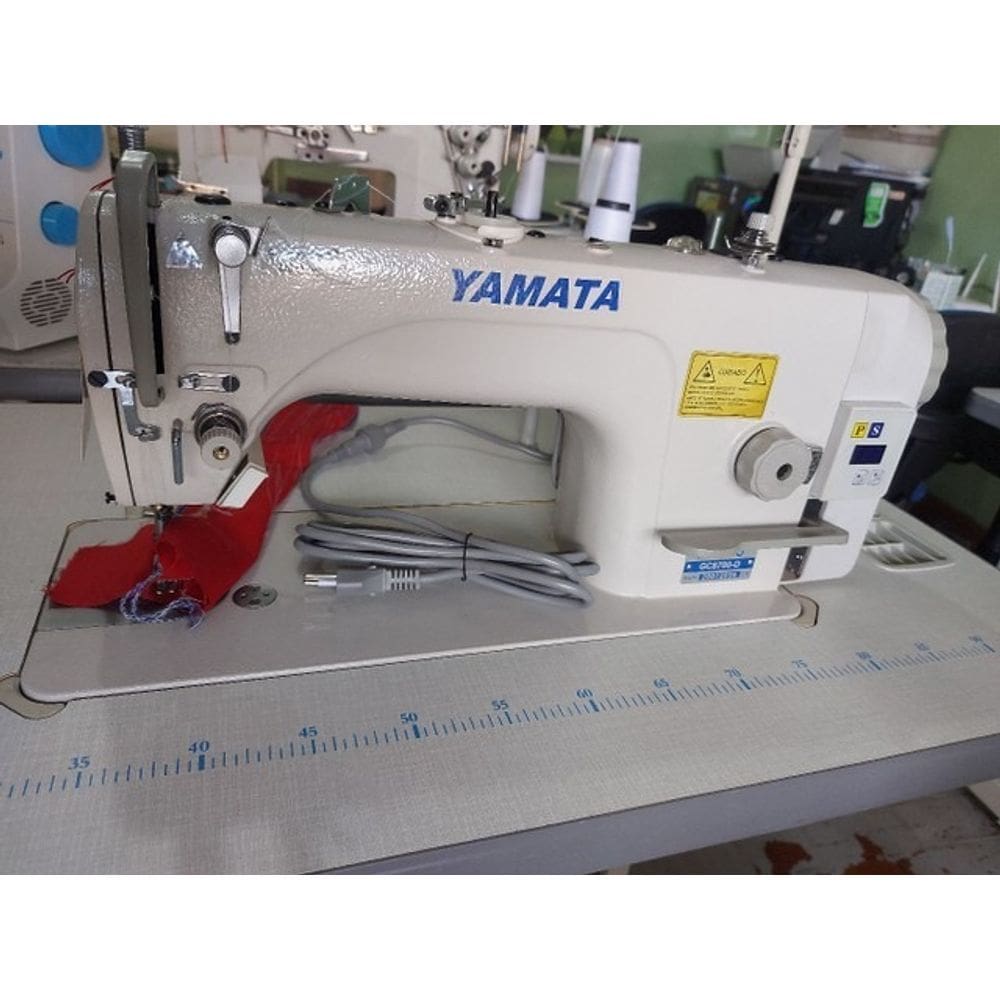 Máquina De Costura Reta Direc Drive YAMATA 110/220V