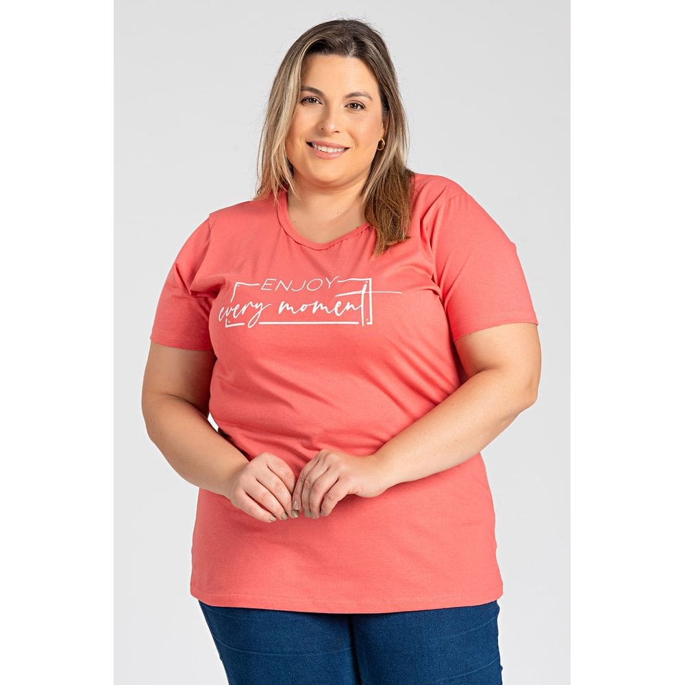 T-shirt Feminina Plus Size  Malha Algodão Estampada "Enjoy" - Serena