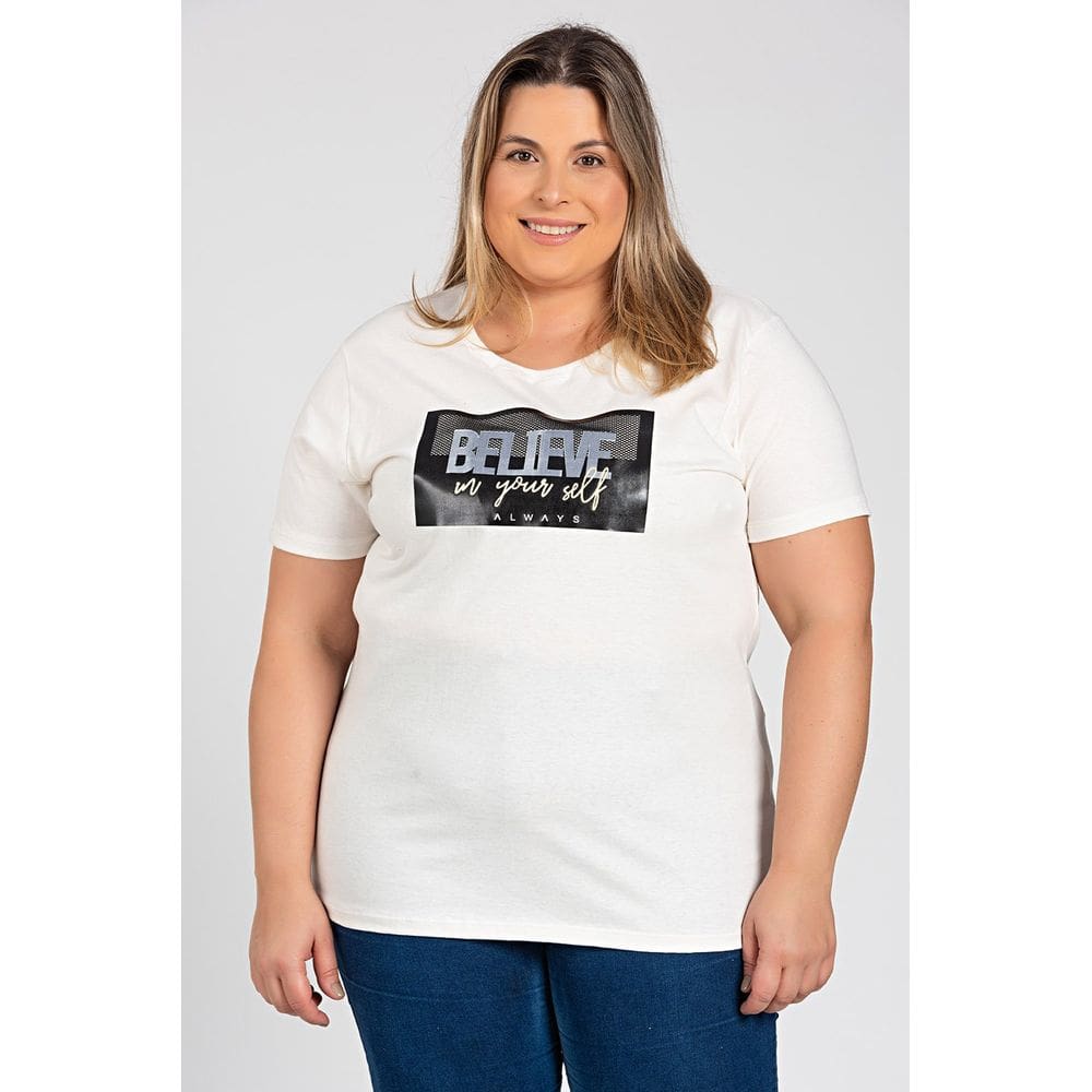 T-shirt Feminina Plus Size Malha Algodão Estampada "Believe" - Serena