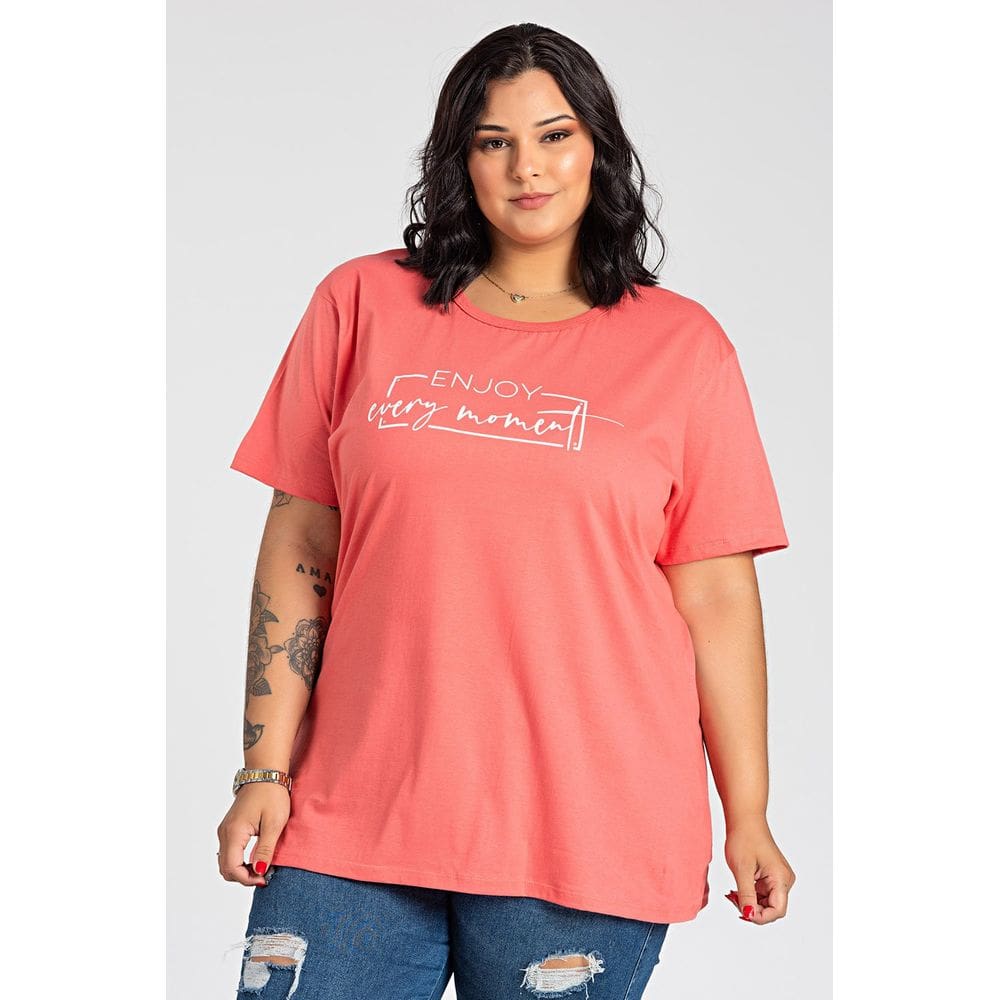 T-shirt Feminina Plus Size  Malha Algodão Estampada "Enjoy" - Serena