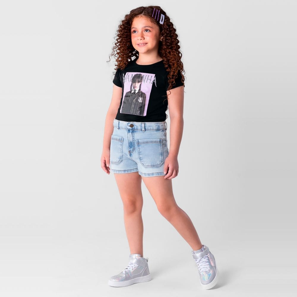 Blusa cropped Wandinha infantil menina em malha Brandili