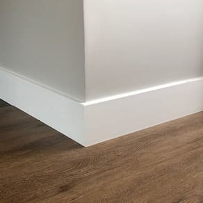 Kit com 20 Barras Rodapé de Poliestireno 12cm X 15mm Liso 45m Branco