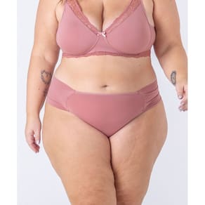 Calcinha Plus Size com laterais drapeadas e fio dental em renda