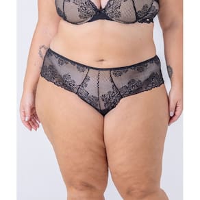 Calcinha plus size calesson todo em renda com laterais largas