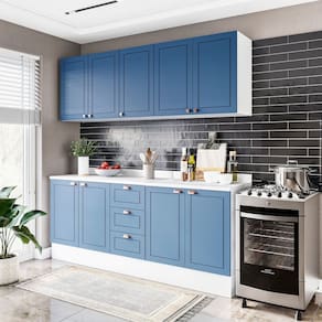 Cozinha Pérola com Rodapé e Tampo Aéreos com 5 Portas, Balcão 2 Gavetas 3 Portas e Balcão 2 Portas Y Branco / Azul