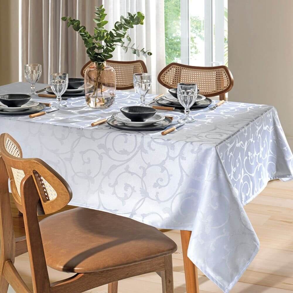 Toalha de Mesa Jacquard Requinte II Liso Retangular 1,40m x 2,10m - Dohler