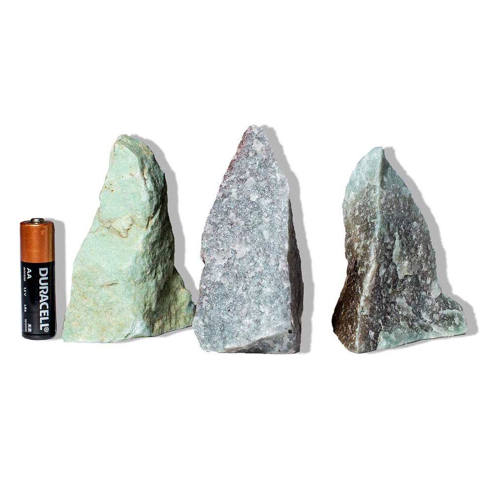 05 Quartzo Verde Pedra Pé Serrado 100 a 200g 6 a 9cm Tipo B