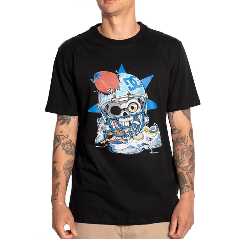 Camiseta DC Shoes Smashing Helmet SM25 Masculina Preto