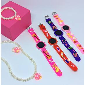 Kit Relógio Infantil Diigital Menina Silicone Desenho 3D Urso Florzinha + Conjunto Colar Pulseira Anél Miçangas Perolas