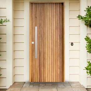Porta Ripada Cedro Batente 14 Fechadura Rolete Puxador Barra Chata 600mm 92 X 210 Direito Rodam
