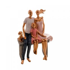 Escultura Decorativa Família Sentada no Banco com Cachorro de Resina Branco 61442 - Wolff