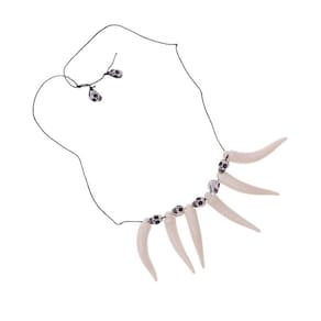 Colar Tribal com Dentes e Caveiras para Festas