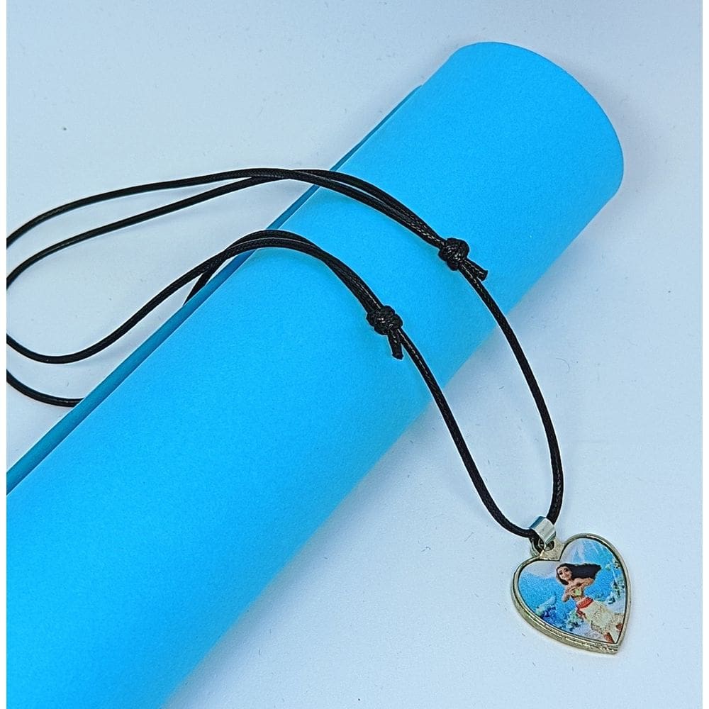 Colar Cordão Infantil Menina com Pingente Coração Aço Inox Personagem Princesa Disney Moana o Filme Desenho Lançamento