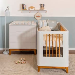 Kit Quarto Infantil Boom com Pés Square - Berço Slim + Cômoda 4 Gavetas - Branco