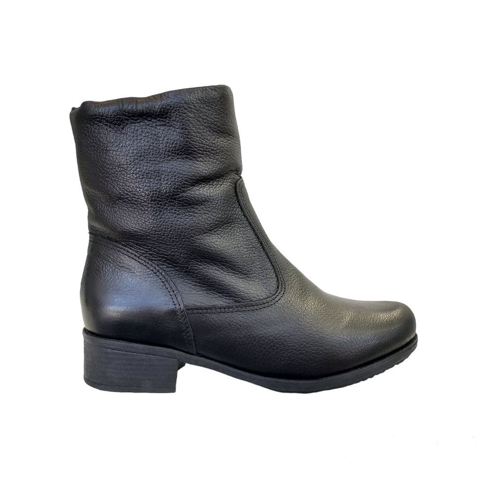 Bota Feminina Preta em Couro Forrada com Lã Salto Baixo Frio