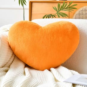Almofada XVTRU macia em forma de coração laranja com pele de coelho sintética 33x25cm