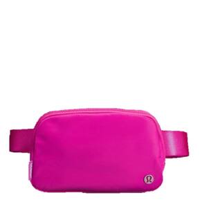 Bolsa de cinto lululemon Everywhere 1L Stacked Jacquard Black Cherry