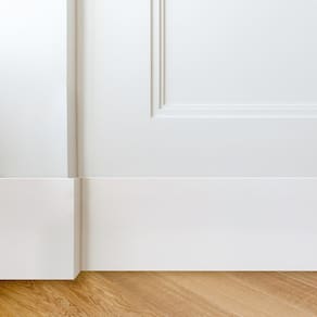 Rodapé de Poliestireno 15cm X 15mm X 2,40m Liso Nfr Rodapés Branco