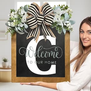 Sobrenome do sinal de boas-vindas para porta frontal 35x30cm com coroas
