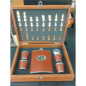 Jogo Xadrez de Madeira com Kit Para Uísque +18 Rio Master