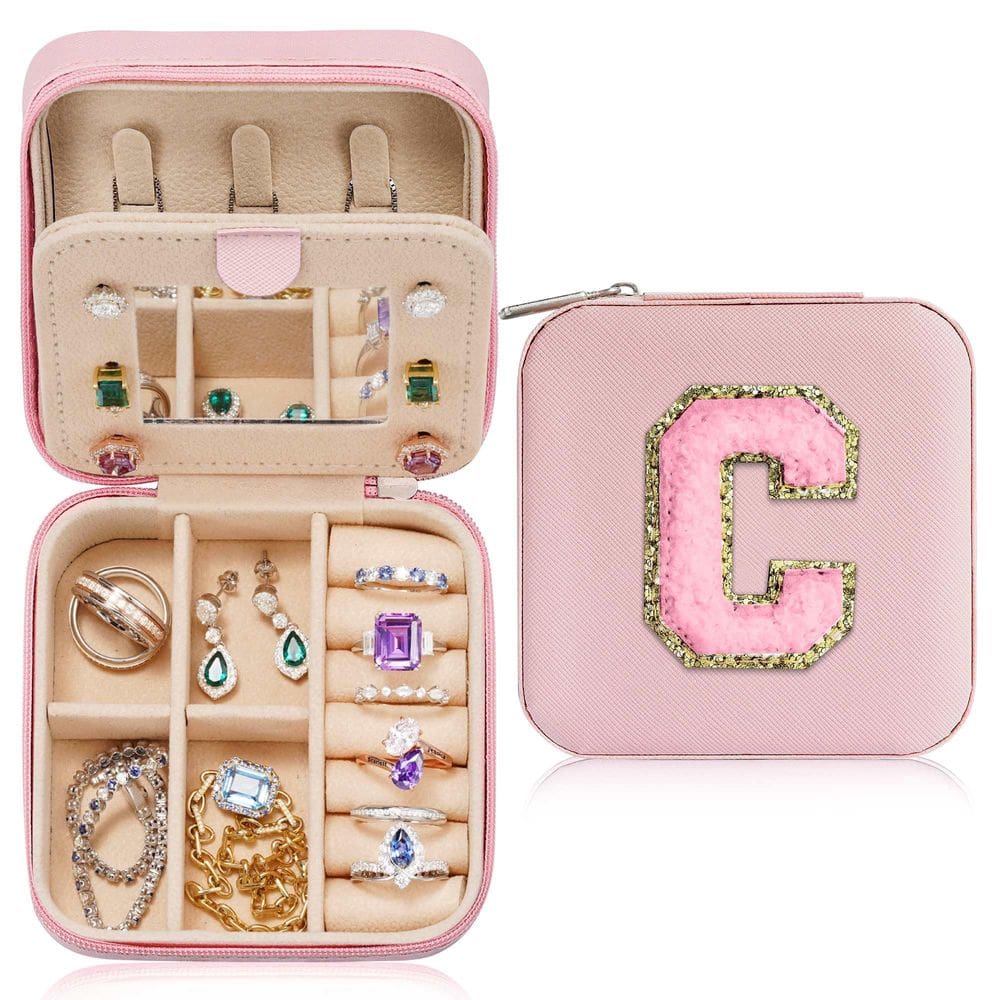 Caixa de joias Parima Travel Essentials para mulheres letra C rosa