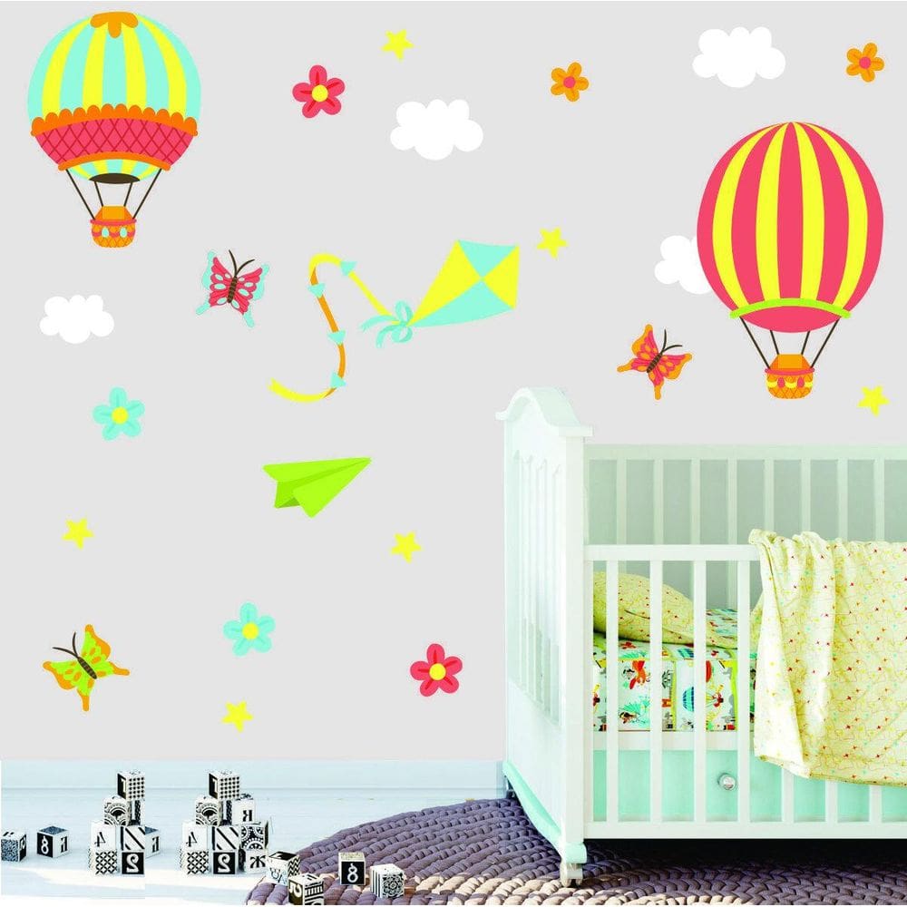 Adesivo Balões Pipa Nuvens-Decoração Infantil