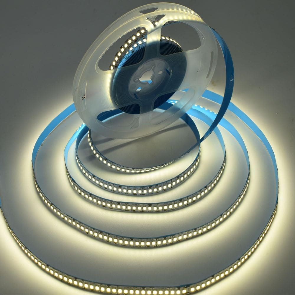 Luzes de faixa de LED SUYOOULIN SMD 2835 DC12V 16,4 pés 1200 LEDs 4500K