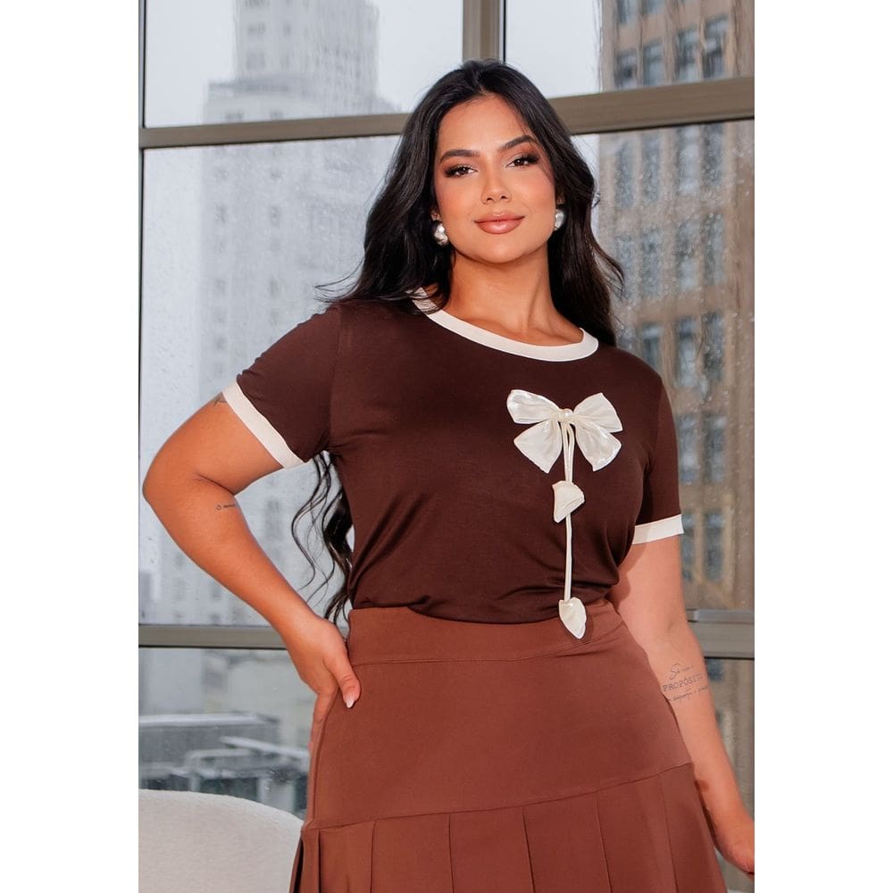 Blusa Plus Size com Laço no Busto