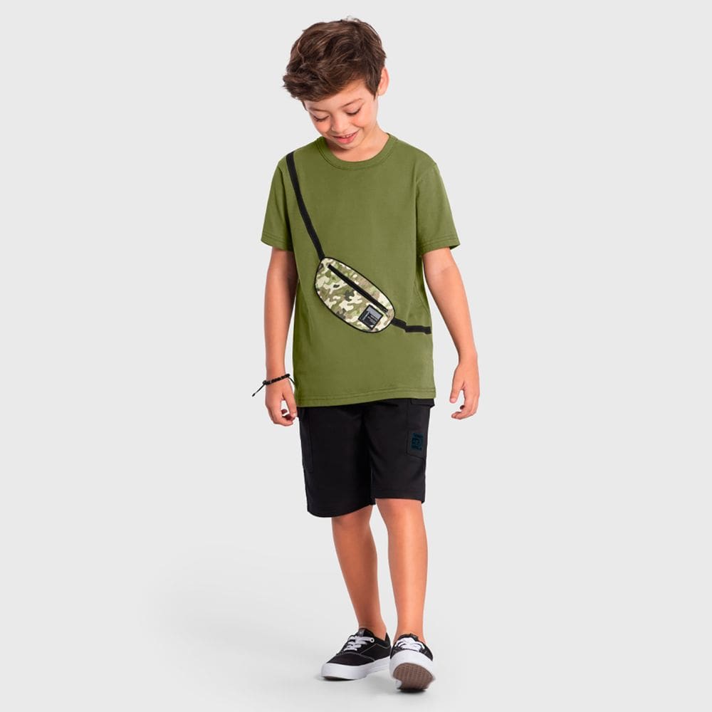 Camiseta infantil menino com aplique interativo de pochete Brandili