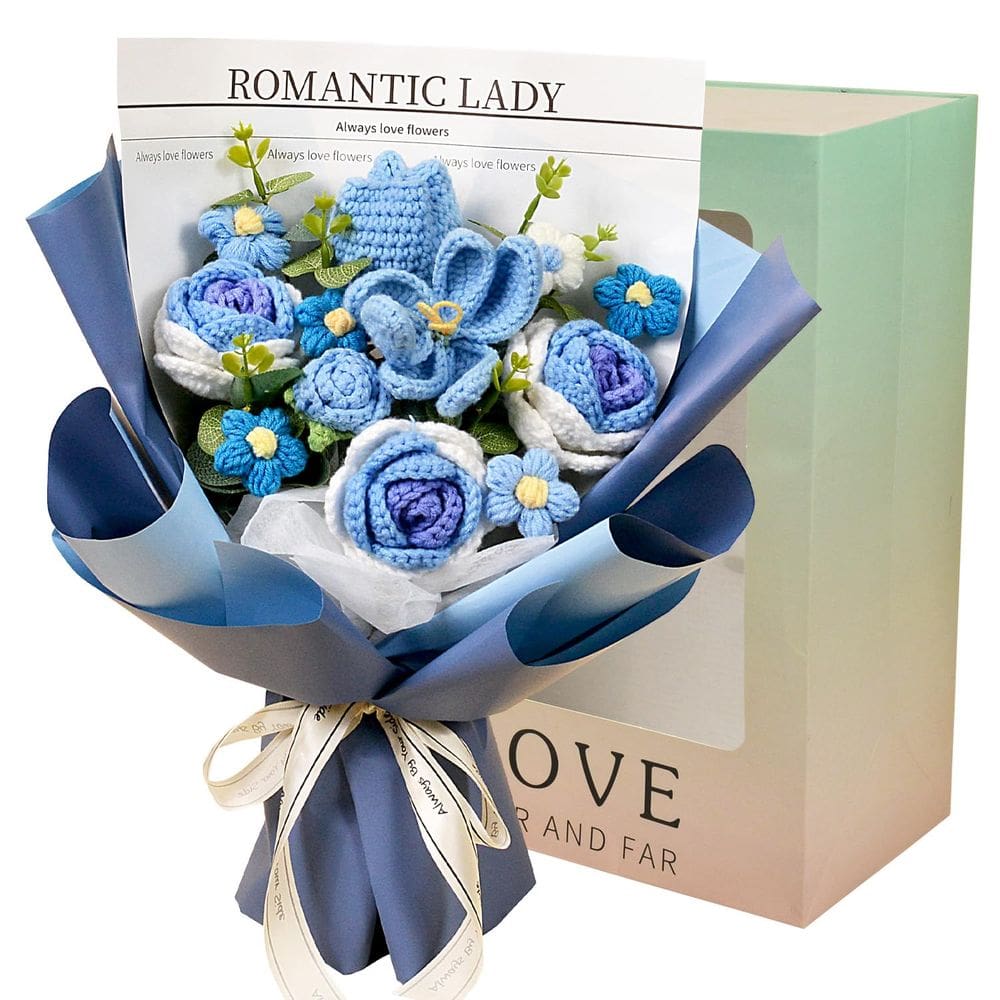Buquê de flores de crochê Wishwell Pop com flores de crochê azuis