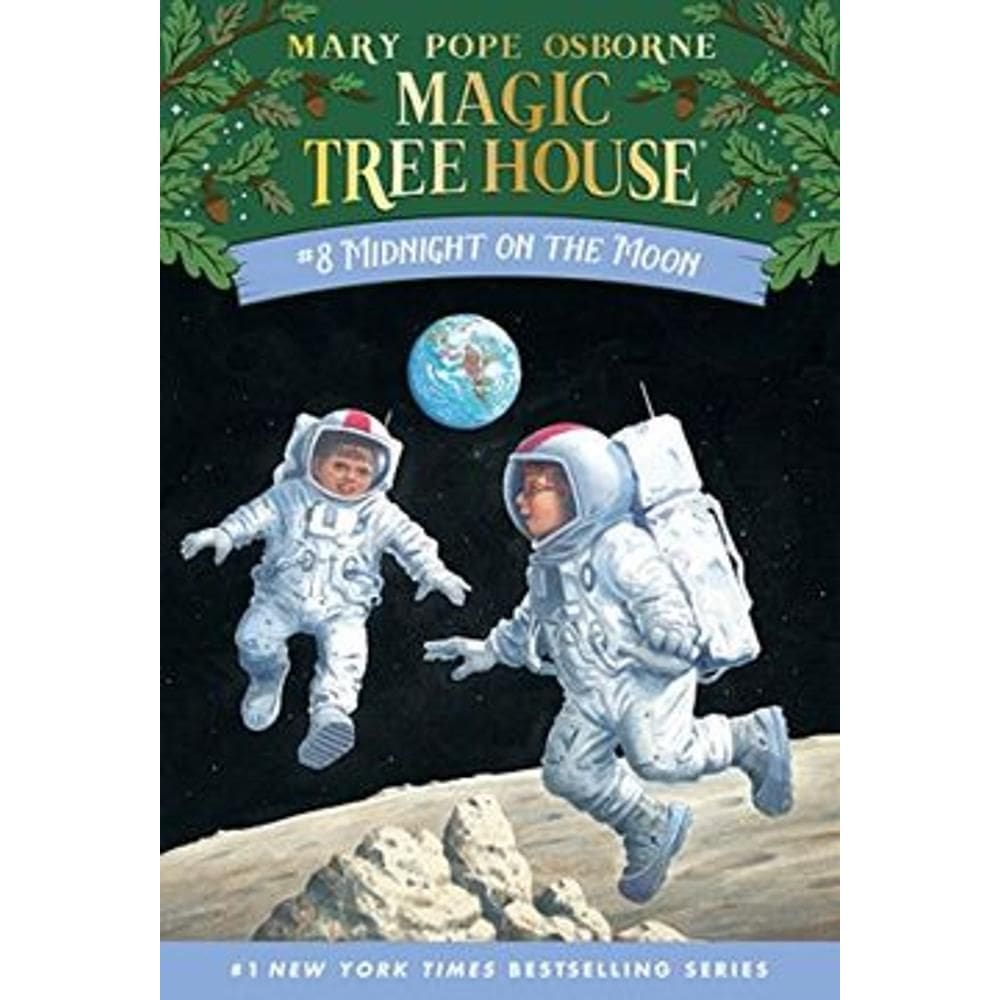 Midnight on the Moon (The Magic Tree House) (en Inglés)