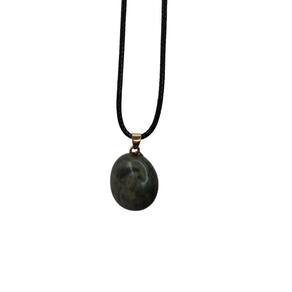 Colar Cordão Com Pingente De Pedra Jade Verde Natural