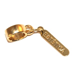 Pingente Berloque Escrita Estética Beleza Folheado Ouro 18k