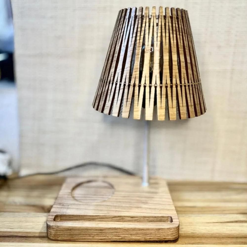 Luminária Laminado de Mesa Barcelona Freijo