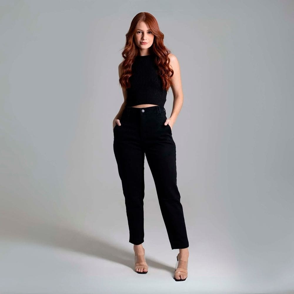 Calça Feminina Sarja Sawary Mom Preta