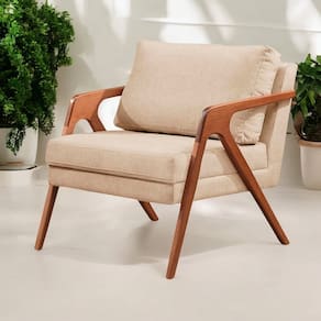 Poltrona Mona Decorativa para Sala ou Quarto Base em Madeira