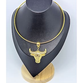 Colar choker Aro liso elo Rigido com Pingente Cabeça de touro Boi folheado ouro dourado Lançamento 2025 luxo inspiração
