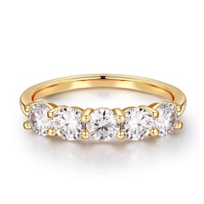 Banda de aniversário MOOSEA Moissanite 5 Stone preenchida com ouro 14K