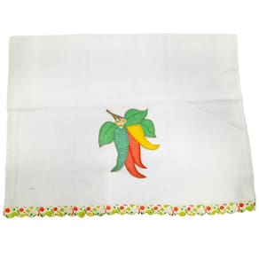 Pano de Prato Bordado Pimenta 68x48cm 0151 - Auto Estima