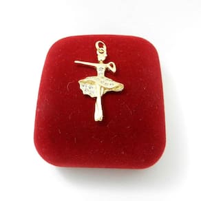 Pingente Bailarina Cravejada Strás Folheado Ouro Pi230