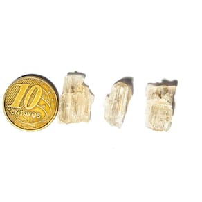03 Escapolita Branca Marialita Pedra Natural 4 a 6ct
