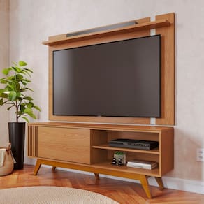Rack com Painel para Tv 70 Polegadas Otawa e Leme Porta Deslizante Ripado Artesanal Pés Madeira Freijó / Off White Matte