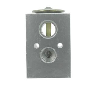 Válvula Block Carregadeira L120 F/L25F A L220