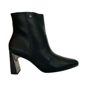 Bota Ramarim 2560101 Feminino Preto cano curto saltinho
