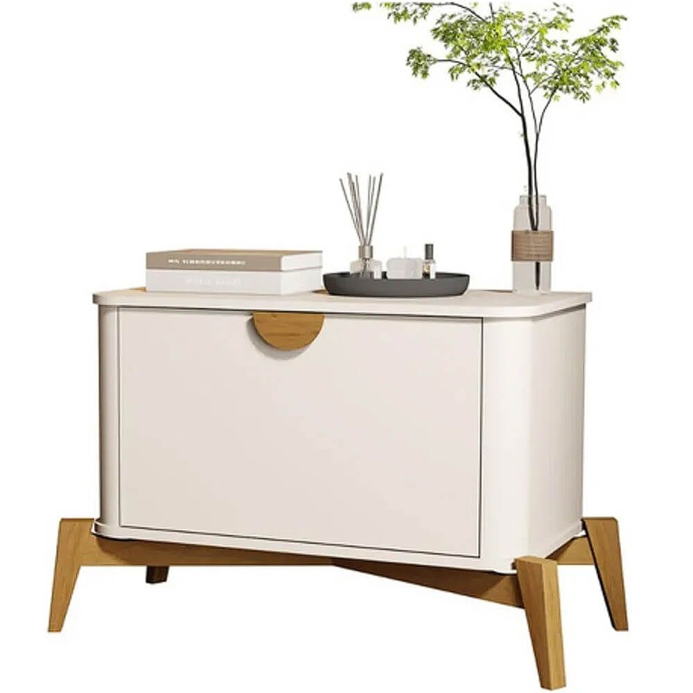 Mesa de Cabeceira Buriti com 1 Porta e Pés de Madeira Maciça JB Bechara Cor Off White