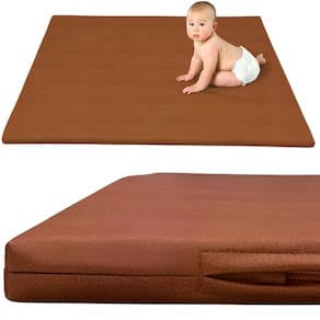 Tapete acolchoado para bebês Play and Sprout em couro vegano marrom