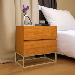 Mesa De Cabeceira Eros 45 Naturale Com Pés Em Ferro Dourado