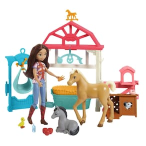 Conjunto de brinquedos Mattel Spirit Lucky`s Foal Nursery com Lucky Doll